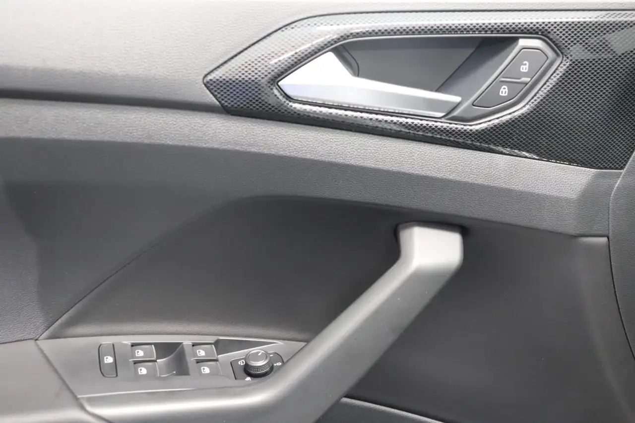 Volkswagen T-Cross Life 1.0 l TSI DSG #KLIMA#LED#NAVI — معرض صور السيارة 9