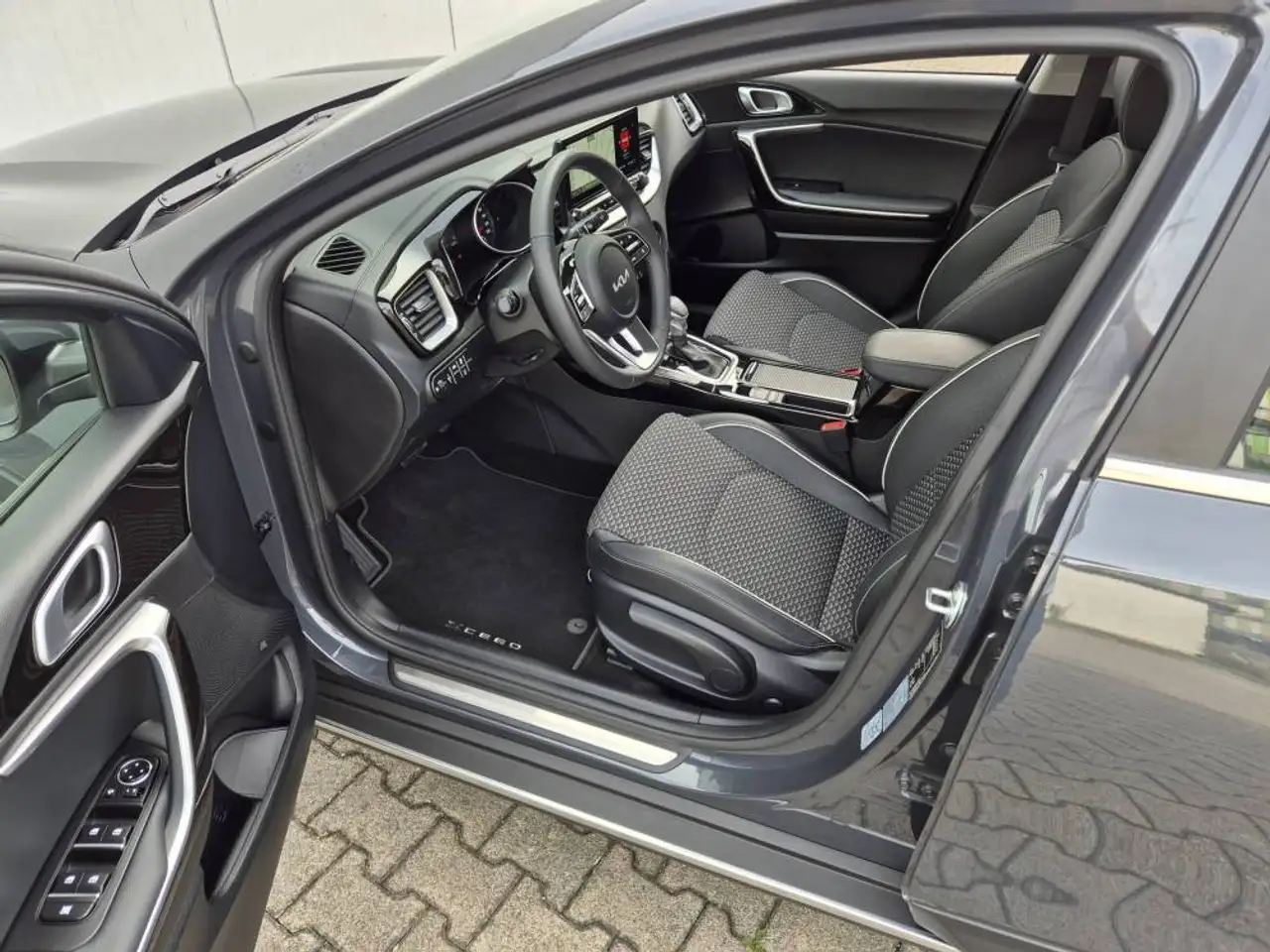 Kia XCeed 1.5 T-GDI (140 PS) ISG DCT7 Spirit — Galería del vehículo 7