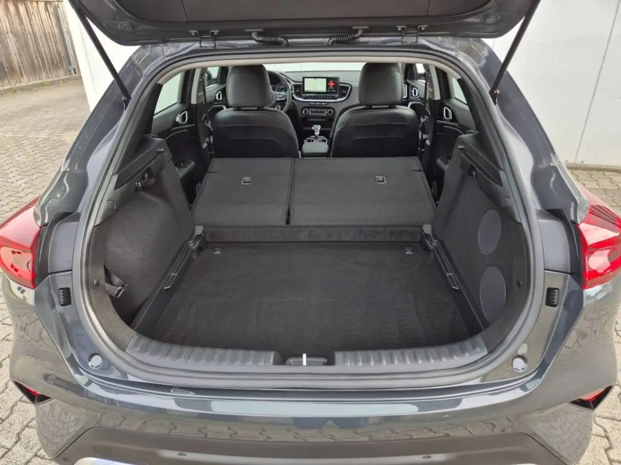 Kia XCeed 1.5 T-GDI (140 PS) ISG DCT7 Spirit — Galería del vehículo 16