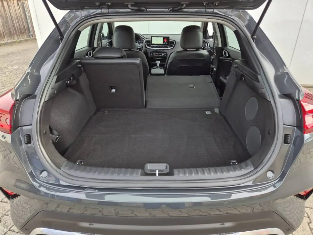 Kia XCeed 1.5 T-GDI (140 PS) ISG DCT7 Spirit — Galería del vehículo 13