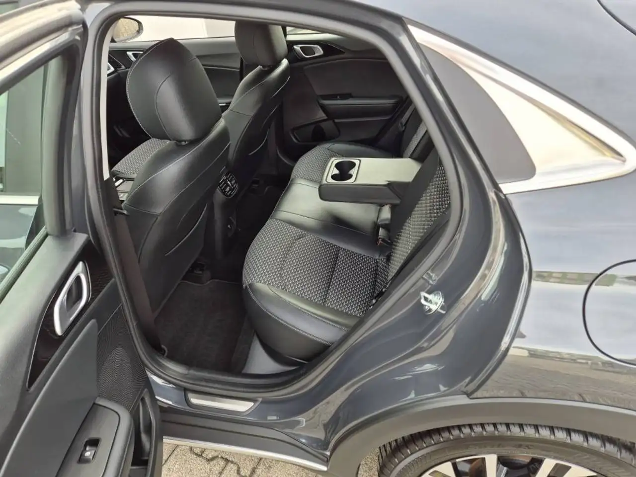 Kia XCeed 1.5 T-GDI (140 PS) ISG DCT7 Spirit — Galería del vehículo 10