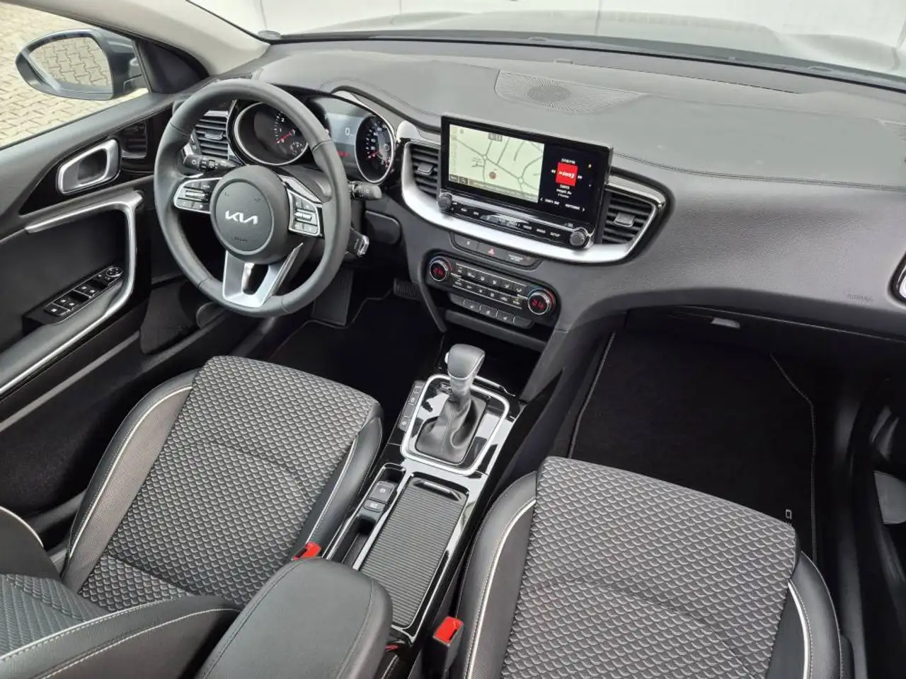 Kia XCeed 1.5 T-GDI (140 PS) ISG DCT7 Spirit — Galería del vehículo 9