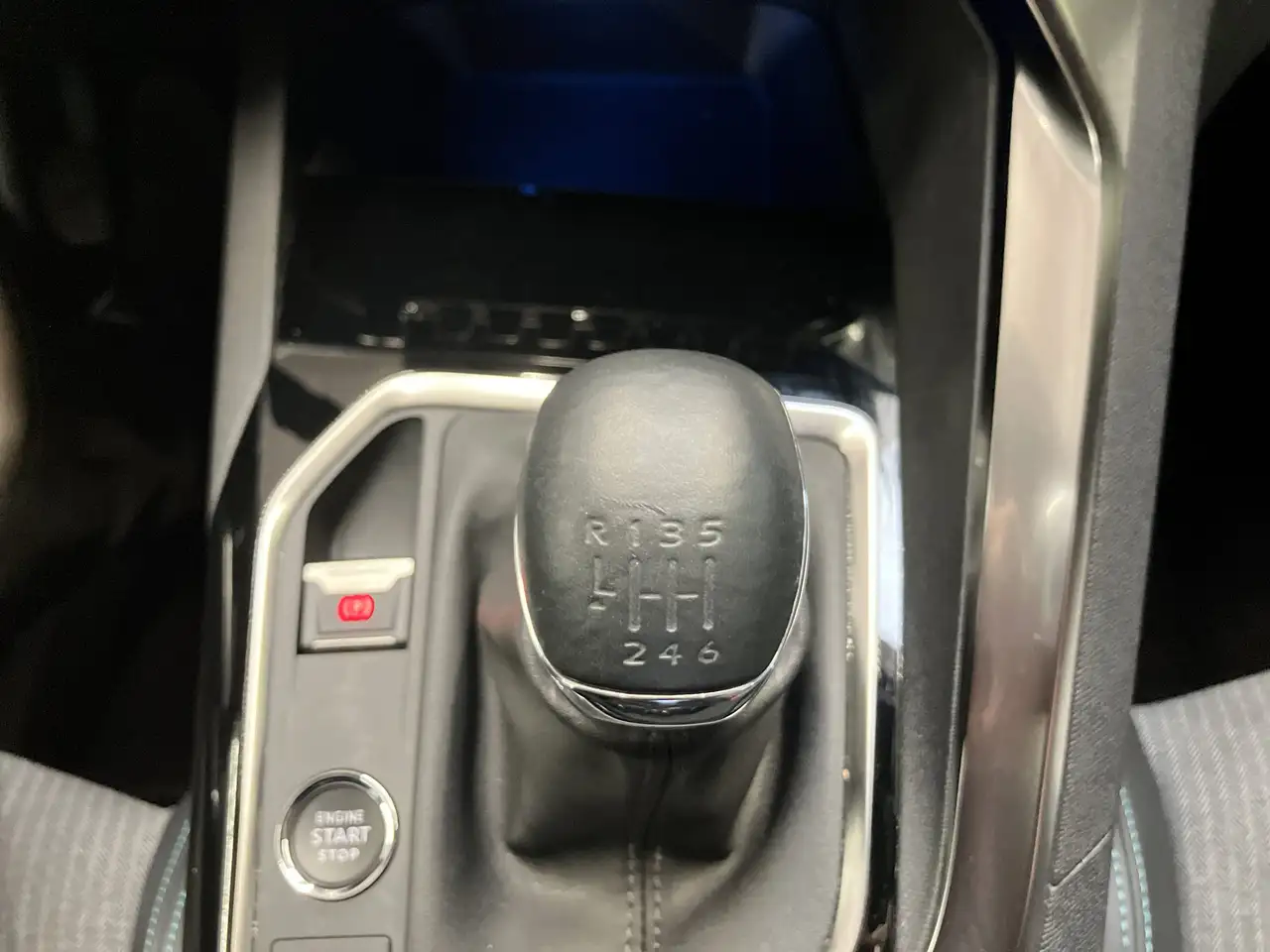 Peugeot 3008 PureTech 130 Allure Pack ACC+LED+Navi+SHZ — معرض صور السيارة 13