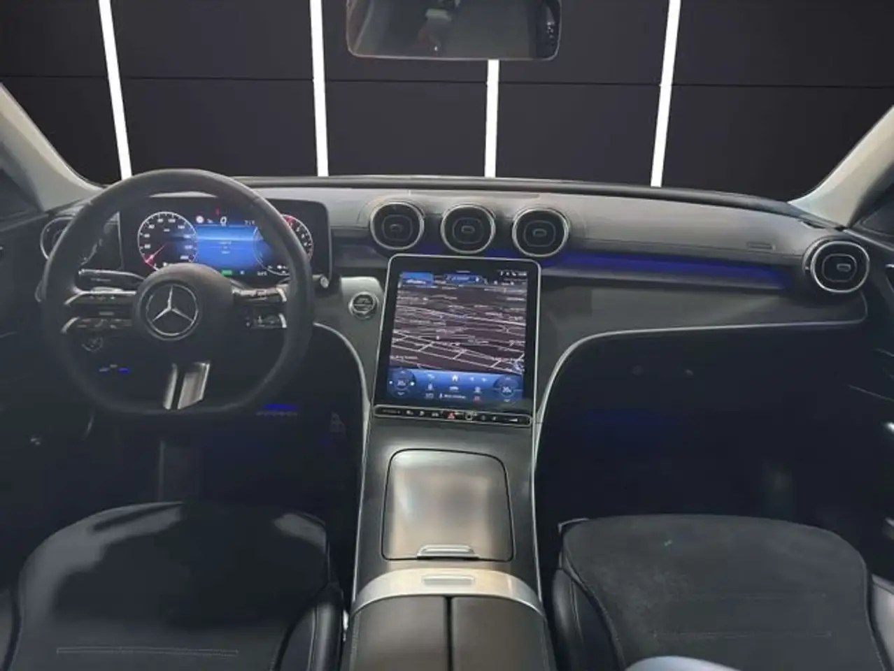 Mercedes-Benz C 300 300de AMG — Galería del vehículo 9