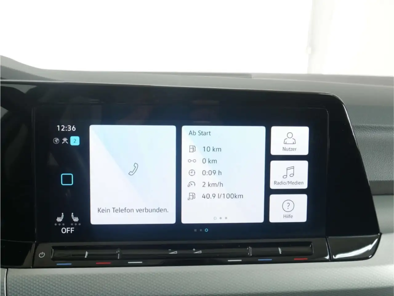 Volkswagen Golf 1.0 eTSI Move App-Connect/AHK/LED/Parklenk — Vehicle gallery 23