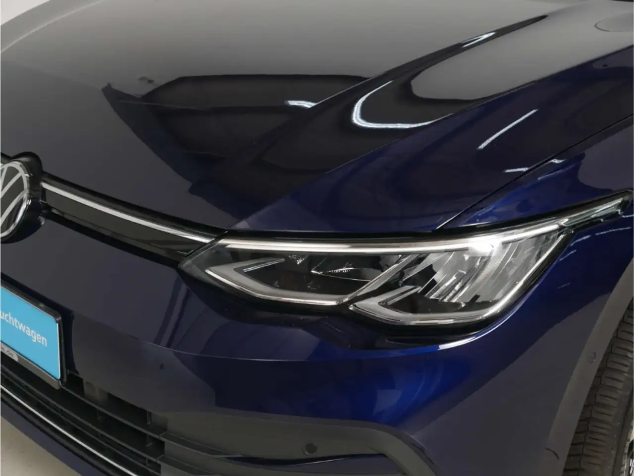 Volkswagen Golf 1.0 eTSI Move App-Connect/AHK/LED/Parklenk — Vehicle gallery 4