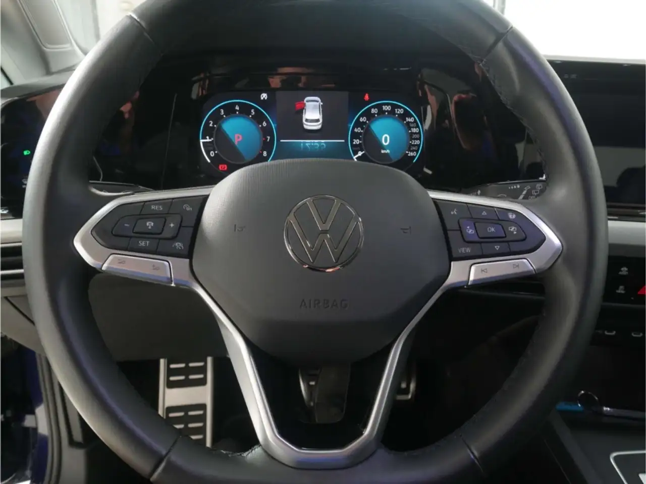 Volkswagen Golf 1.0 eTSI Move App-Connect/AHK/LED/Parklenk — Vehicle gallery 10
