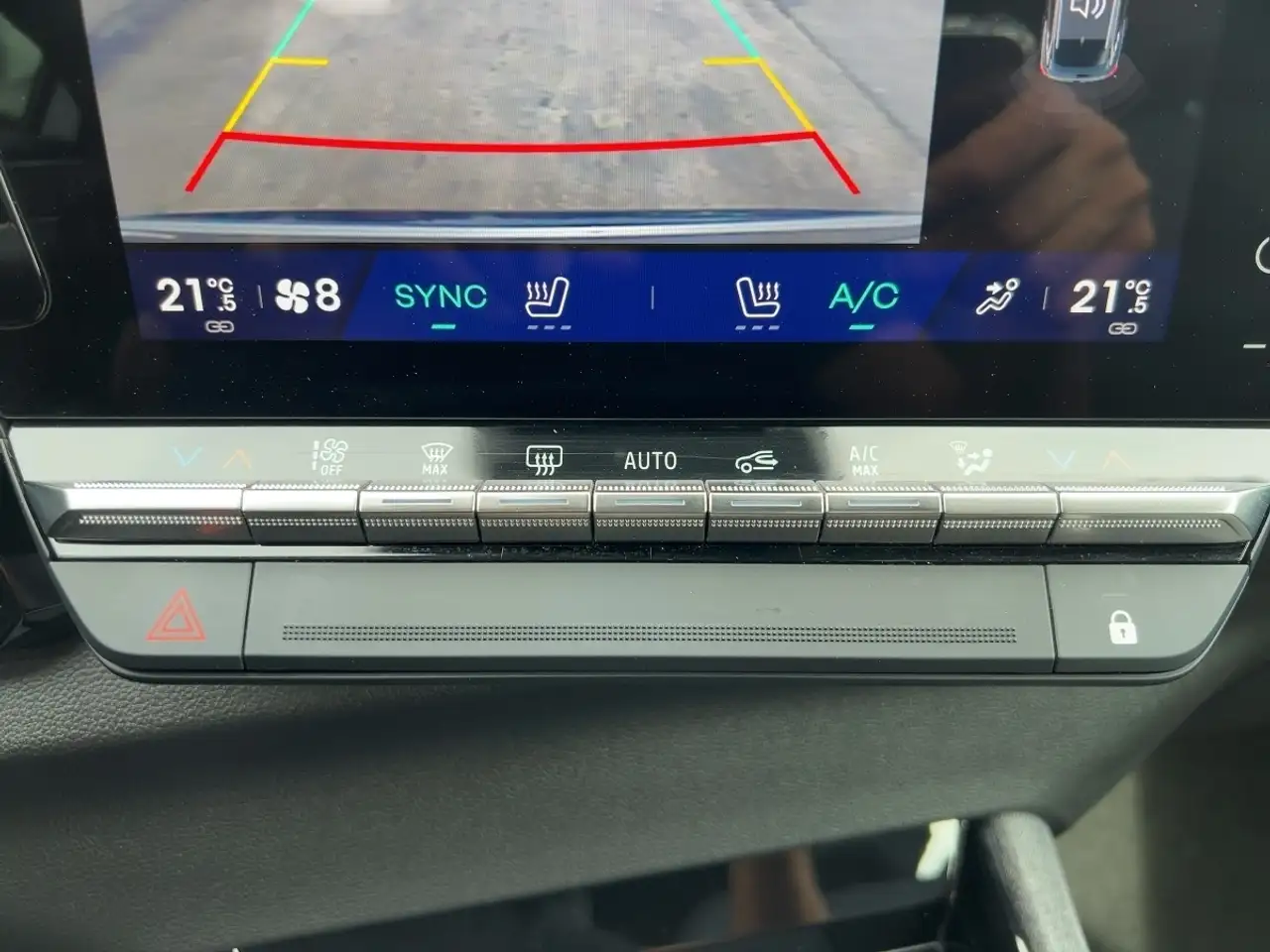 Renault Austral EVOLUTION TCe 160 AUTOMATIK SITZHEIZUNG — معرض صور السيارة 16