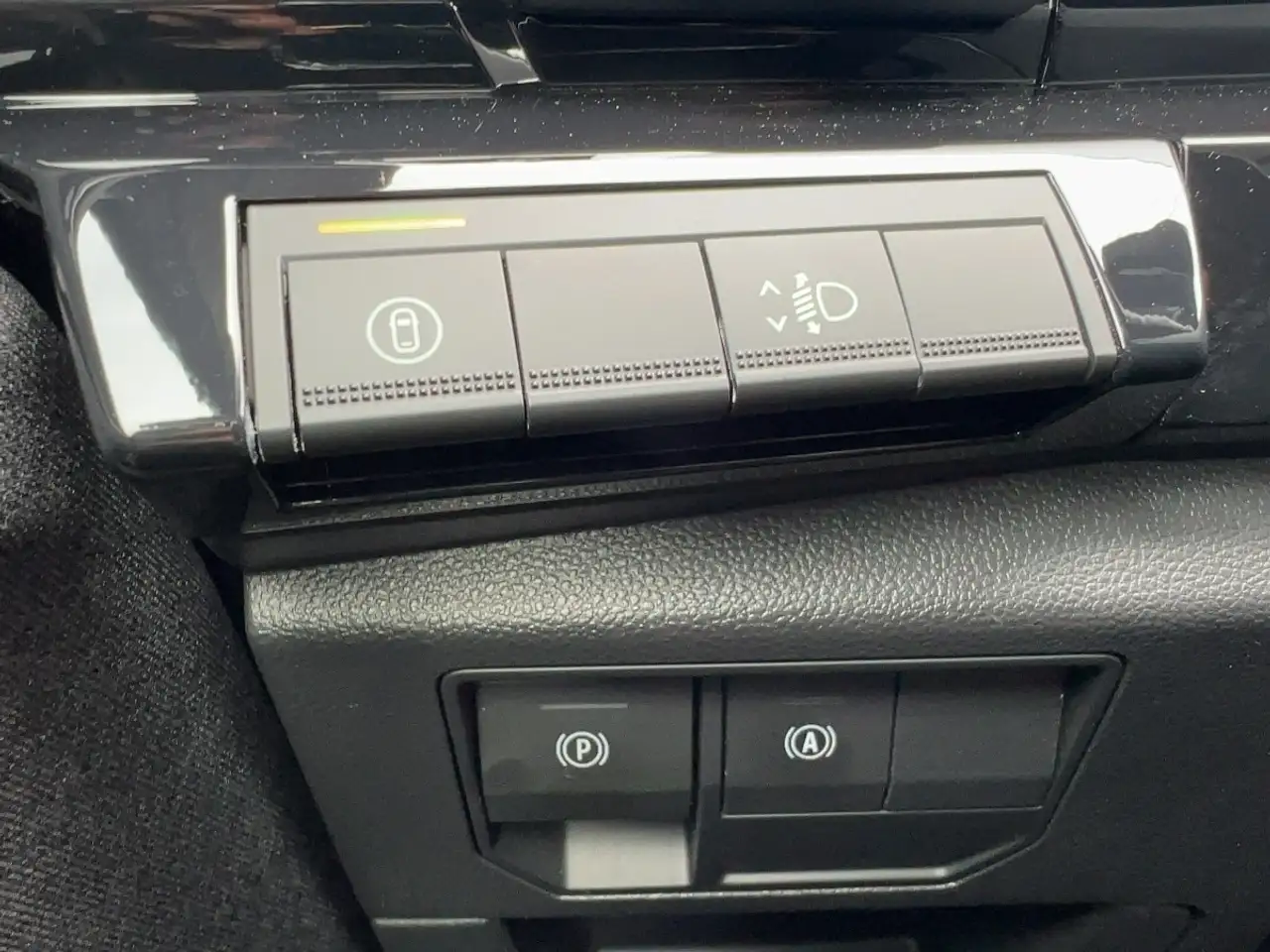 Renault Austral EVOLUTION TCe 160 AUTOMATIK SITZHEIZUNG — معرض صور السيارة 18