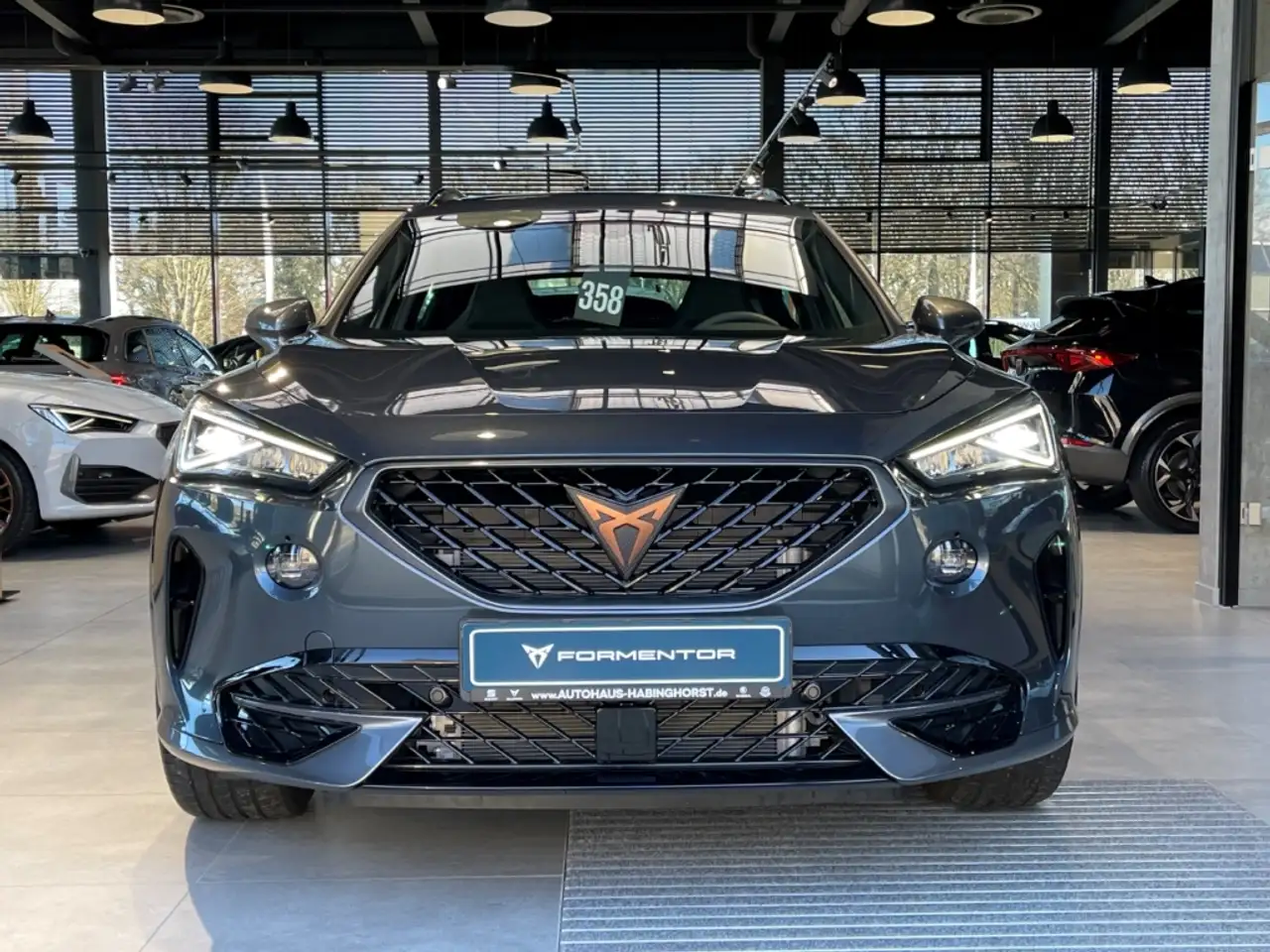 CUPRA Formentor 1.4 e-Hybrid DSG Navi ACC PDC Shz LED 19Alu — Vehicle gallery 16