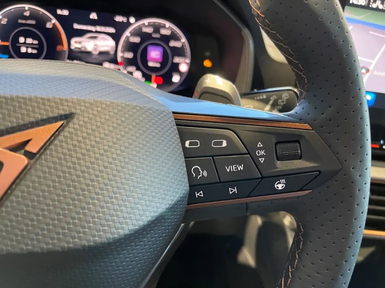 CUPRA Formentor 1.4 e-Hybrid DSG Navi ACC PDC Shz LED 19Alu — Vehicle gallery 26