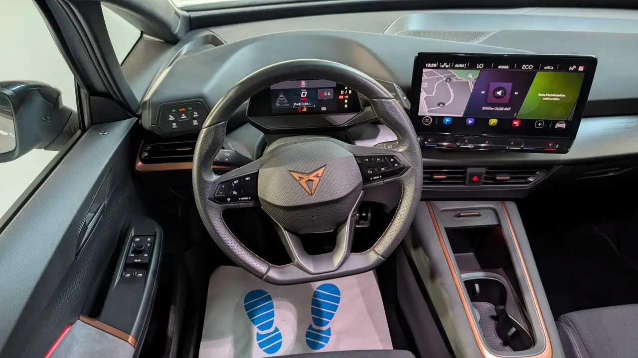 CUPRA Born 150 kW ACC*LANE*FRONT*KAM*KESSY*SHZ*18" — Galería del vehículo 17