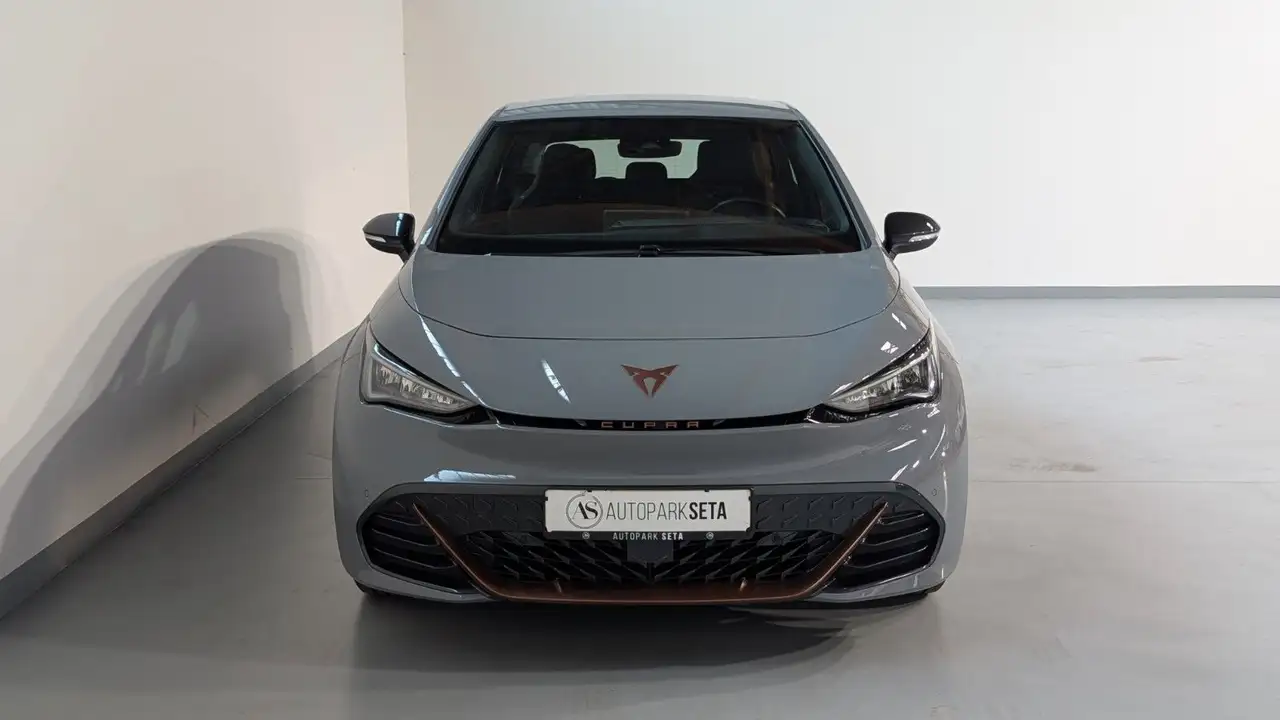 CUPRA Born 150 kW ACC*LANE*FRONT*KAM*KESSY*SHZ*18" — Galería del vehículo 2