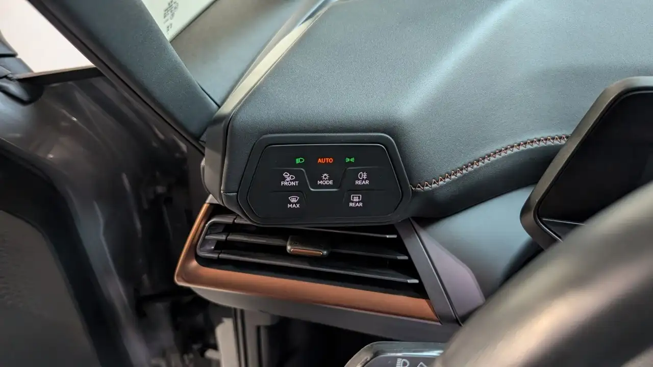 CUPRA Born 150 kW ACC*LANE*FRONT*KAM*KESSY*SHZ*18" — Galería del vehículo 24