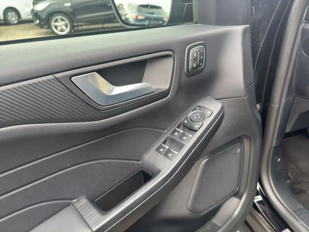 Ford Kuga 2.5 Duratec FHEV ST-LINE X — Galería del vehículo 12