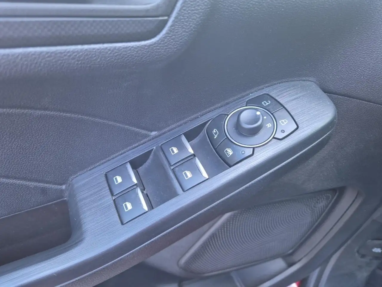 Ford Kuga ST-Line 2.5 Duratec FHEV 132kW Auto 180CV — Galerie du véhicule 20