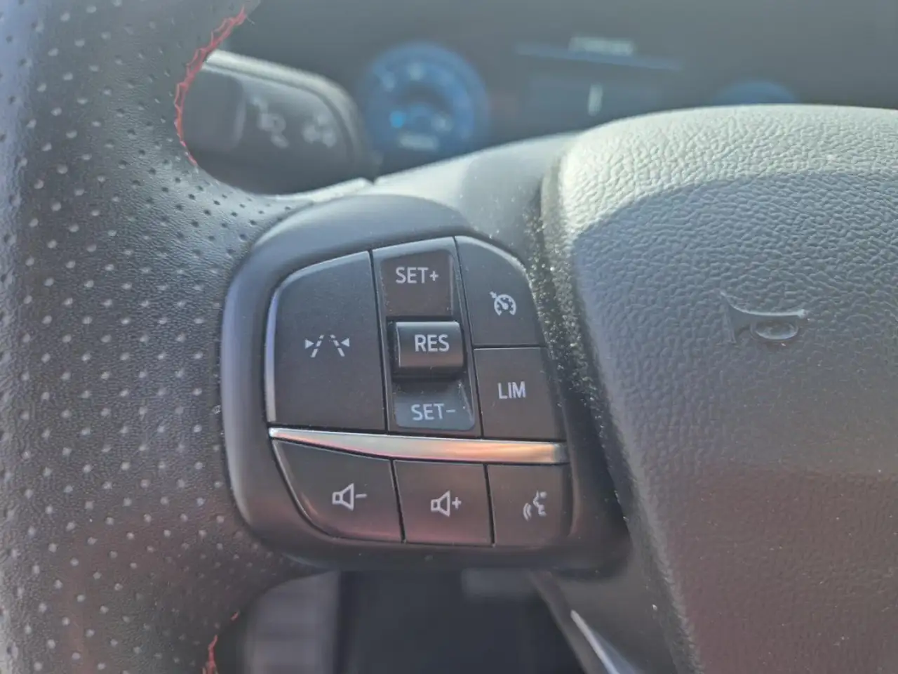 Ford Kuga ST-Line 2.5 Duratec FHEV 132kW Auto 180CV — Galerie du véhicule 12