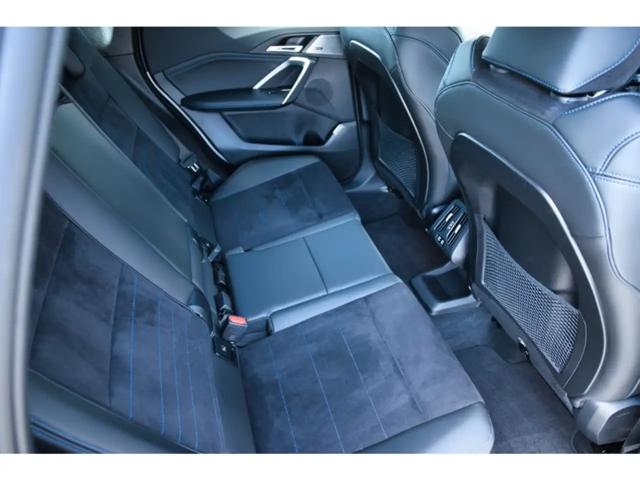 BMW X1 20i M Sport Sportpaket AD Navi Memory Sitze Sound — Galerie du véhicule 25