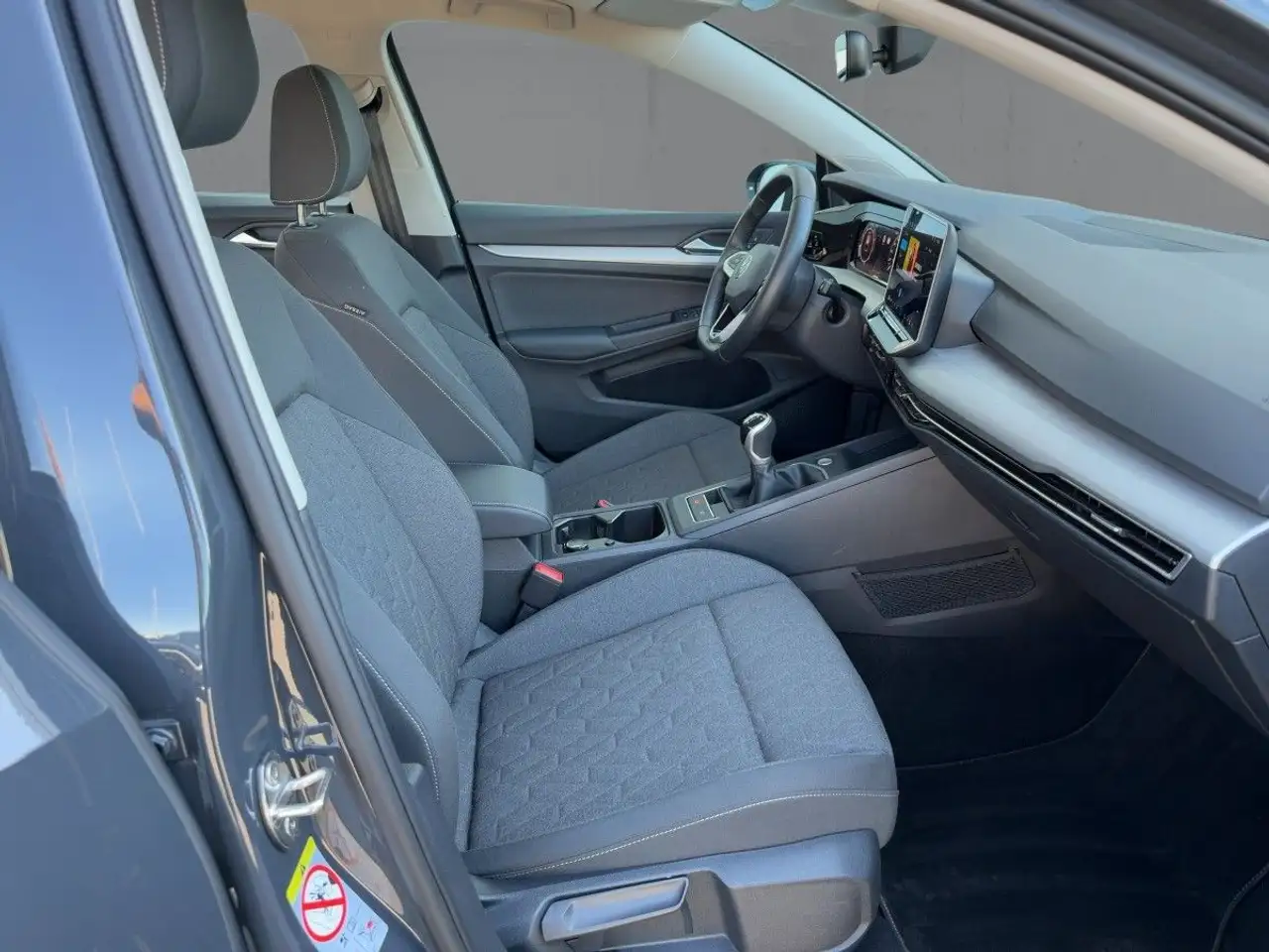 Volkswagen Golf Variant Golf VIII Variant 1.5 TSI LIFE LED+APP+ACC+SHZ — Vehicle gallery 12
