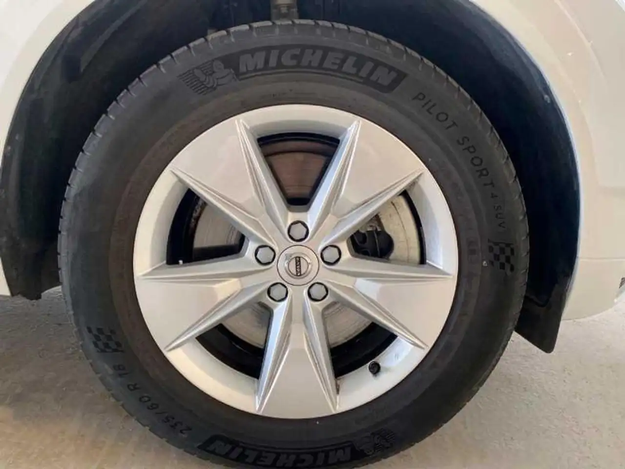 Volvo XC60 2.0 B4 D Core Auto — Vehicle gallery 16