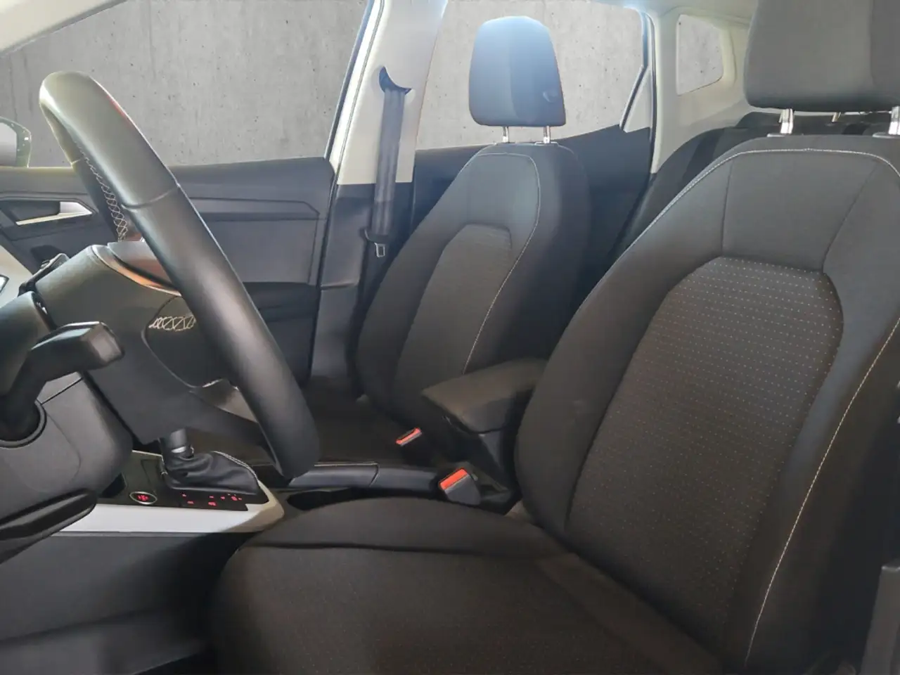 SEAT Arona Style Edition 2X PDC mit Kamera abnehmb.AHK — Vehicle gallery 16