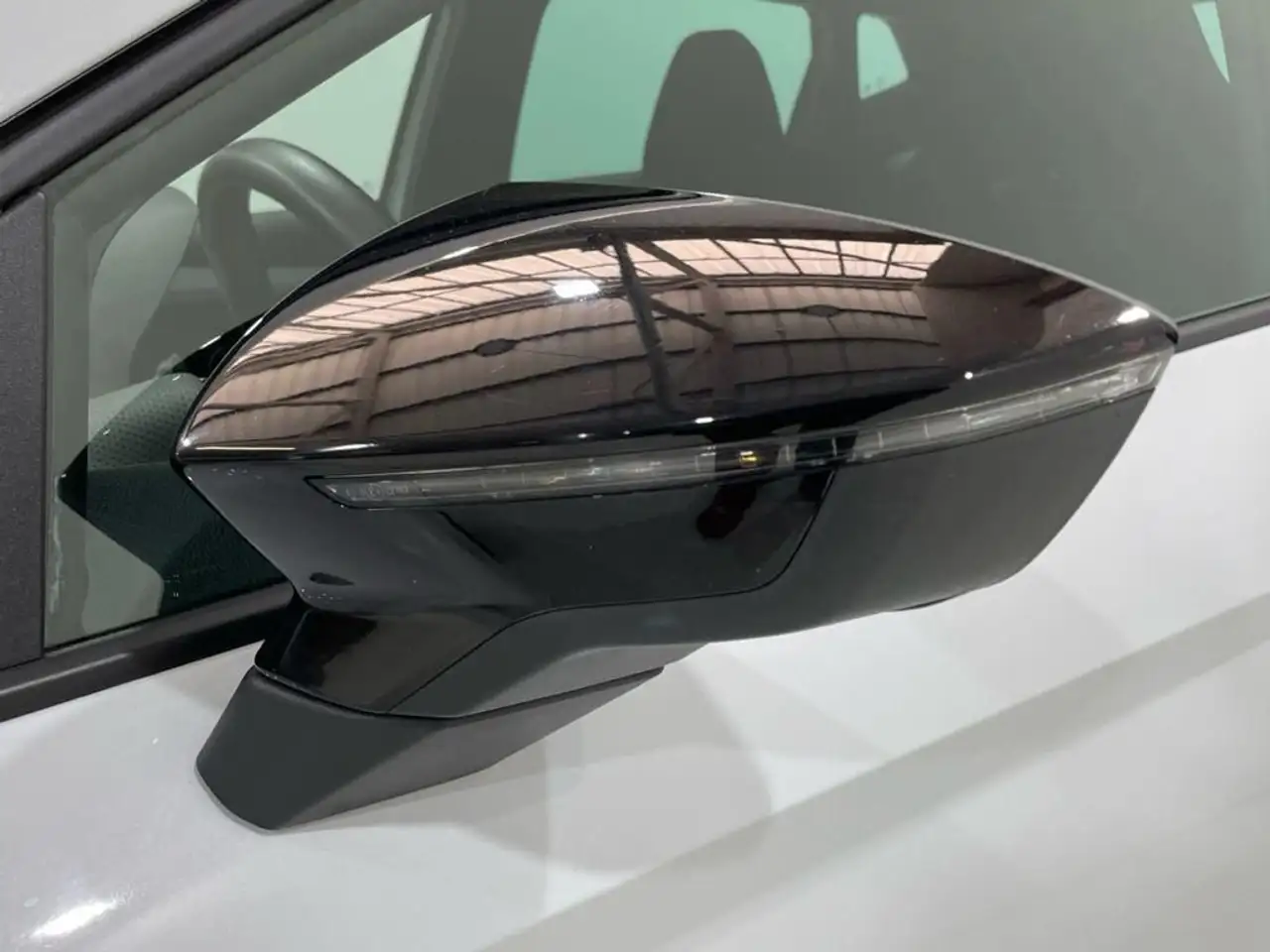 SEAT Ibiza 1.5 TSI S&S FR Salta DSG 150 — Vehicle gallery 13