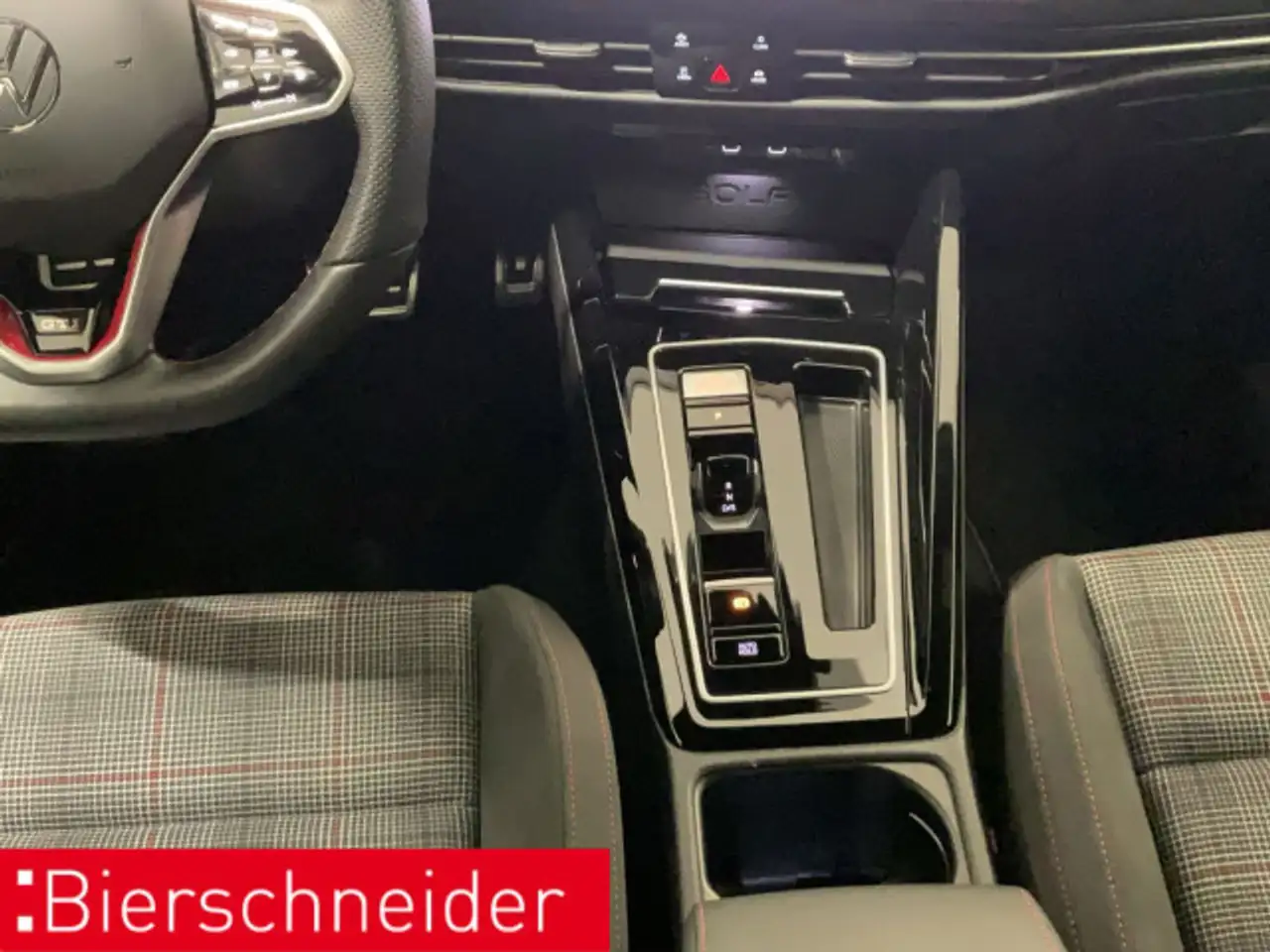 Volkswagen Golf GTI Golf 8 GTI 2.0 TSI DSG 18 AHK MATRIX STAND — معرض صور السيارة 15
