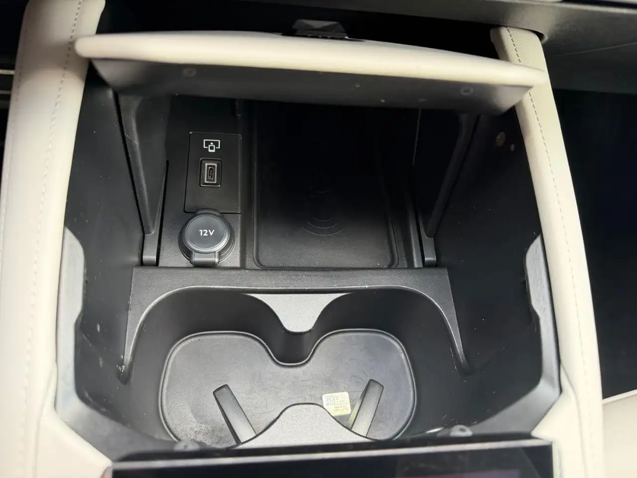 DS Automobiles DS 4 1.2 PureTech 130 S&S Esprit de Voyage SHZ — معرض صور السيارة 14