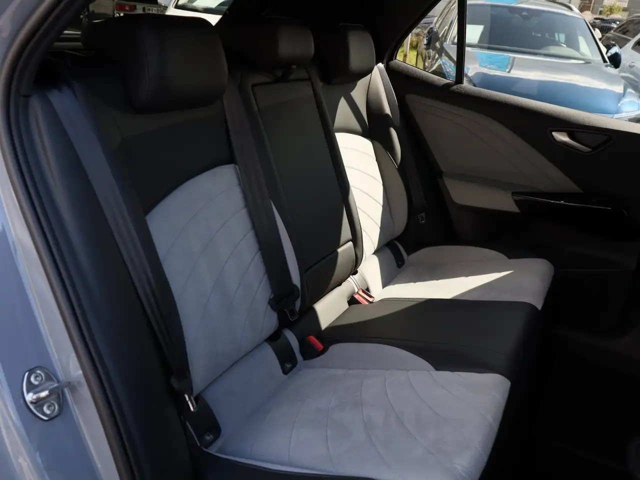 Volkswagen ID.3 Pro Move Matrix HuD Navi Memory Kamera ACC — معرض صور السيارة 4