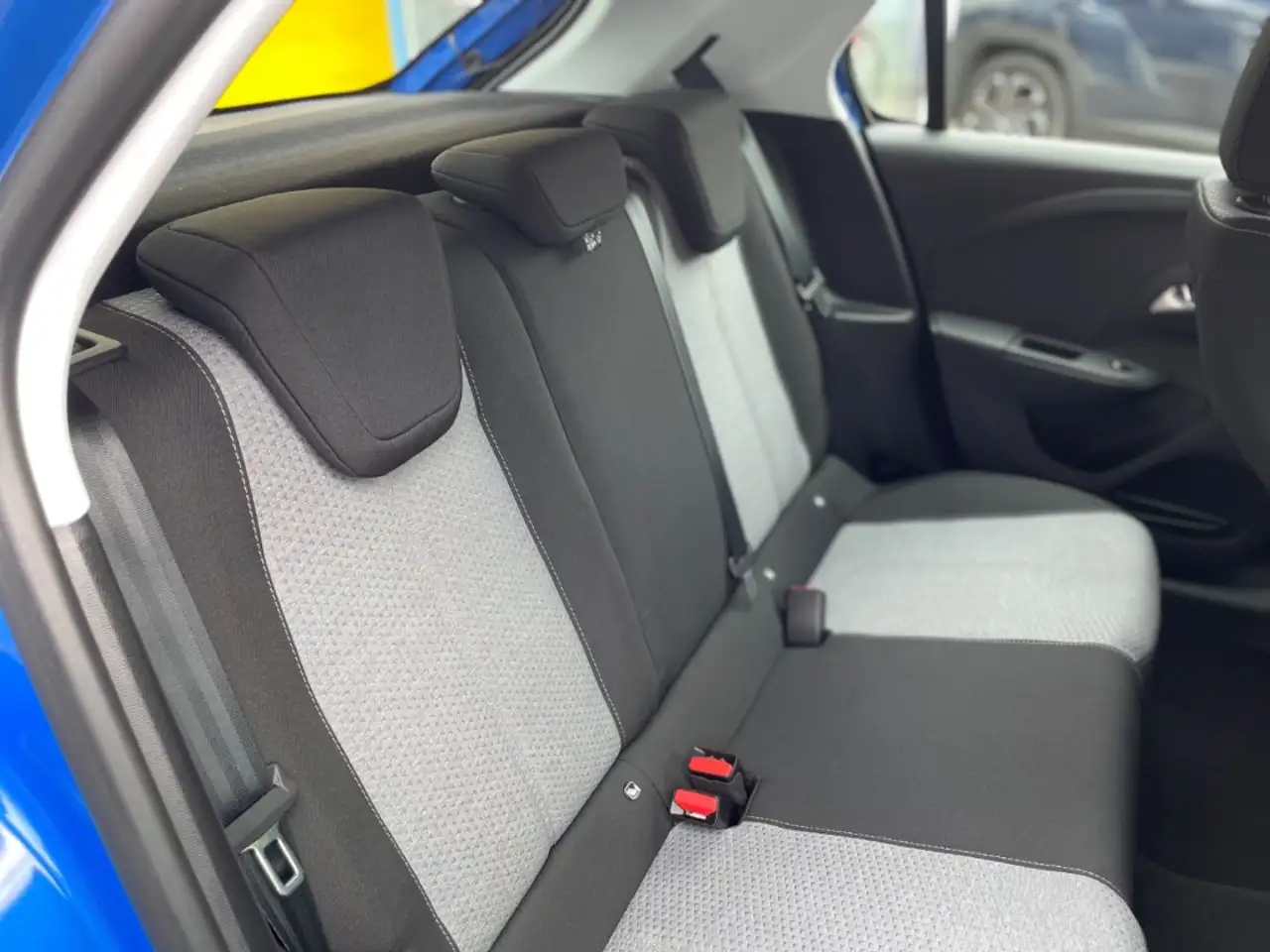 Opel Corsa Edition Sitzhzg+LED+Carplay+Rückfkamera — Vehicle gallery 13