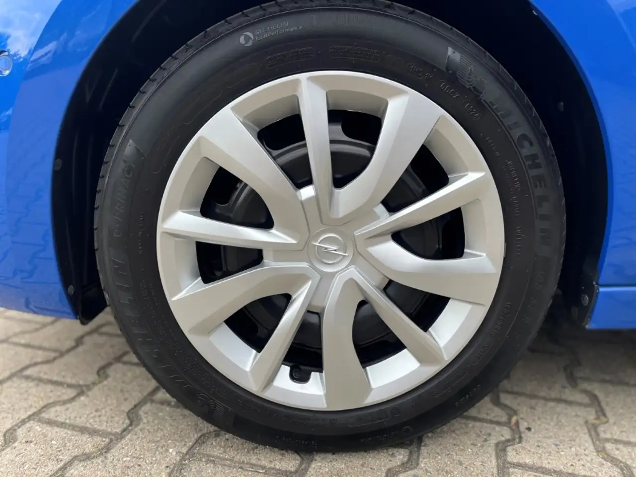 Opel Corsa Edition Sitzhzg+LED+Carplay+Rückfkamera — Vehicle gallery 8