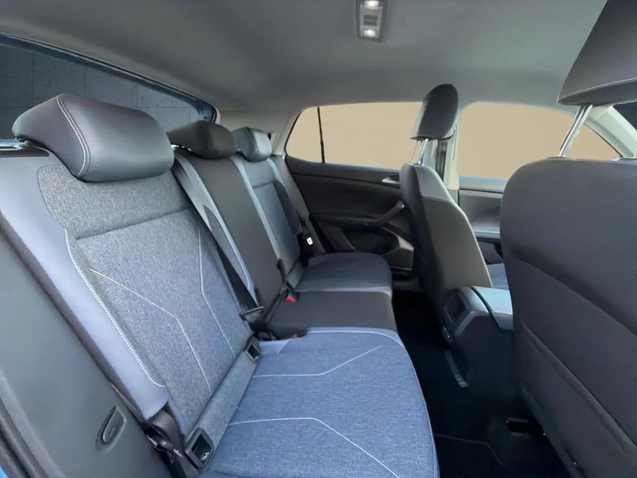 Volkswagen T-Cross Style 1.0 TSI DSG AHK/Nav/Kam/AppCon/Cli — معرض صور السيارة 15