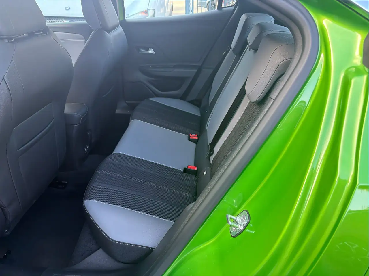 Opel Mokka Elegance wenig KM*LED*WinterPaket*Kamera — معرض صور السيارة 16