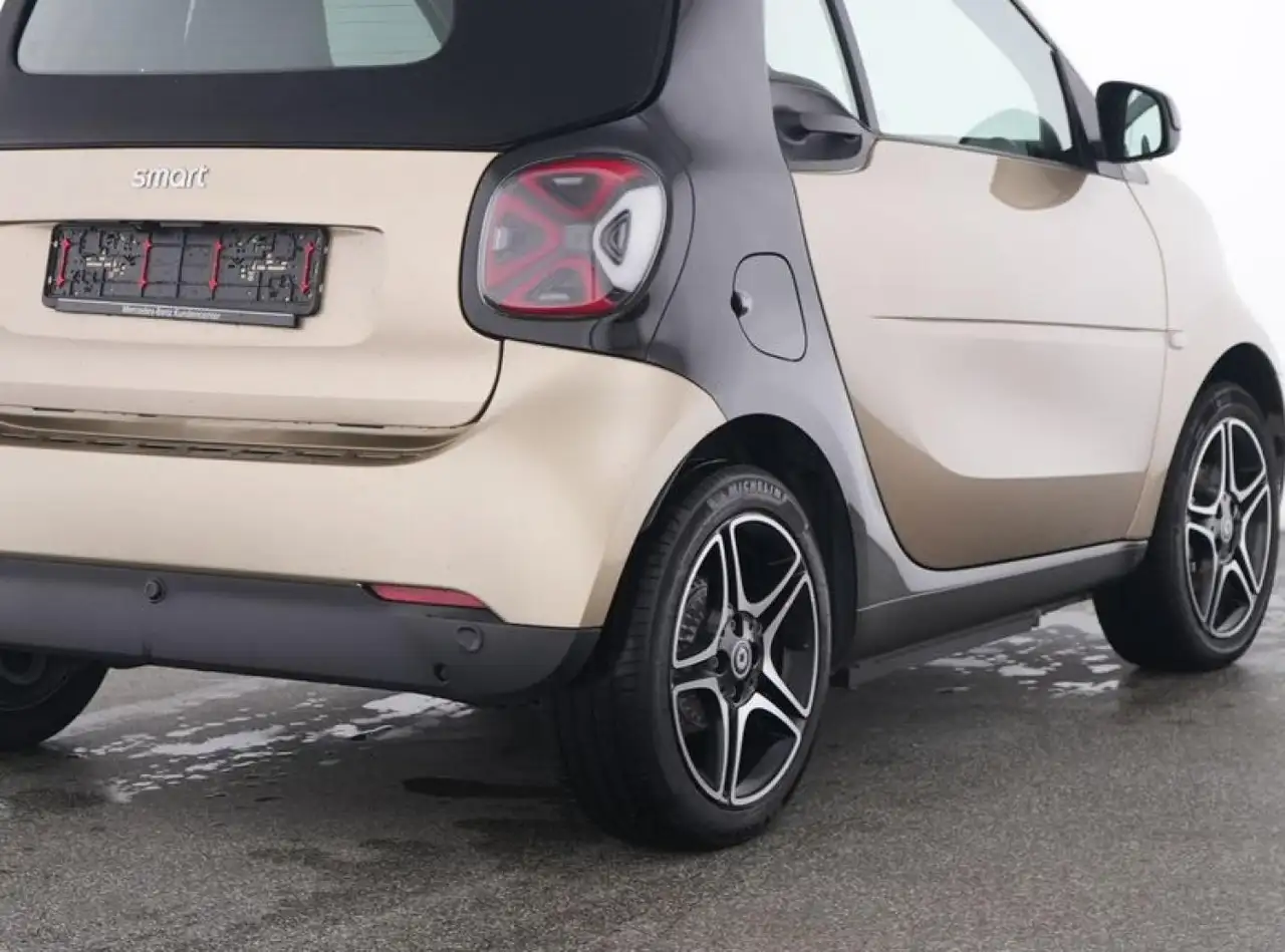 smart forTwo EQ prime EXCLUSIVE: GOLDEN-BLACK-BEAUTY! — معرض صور السيارة 5