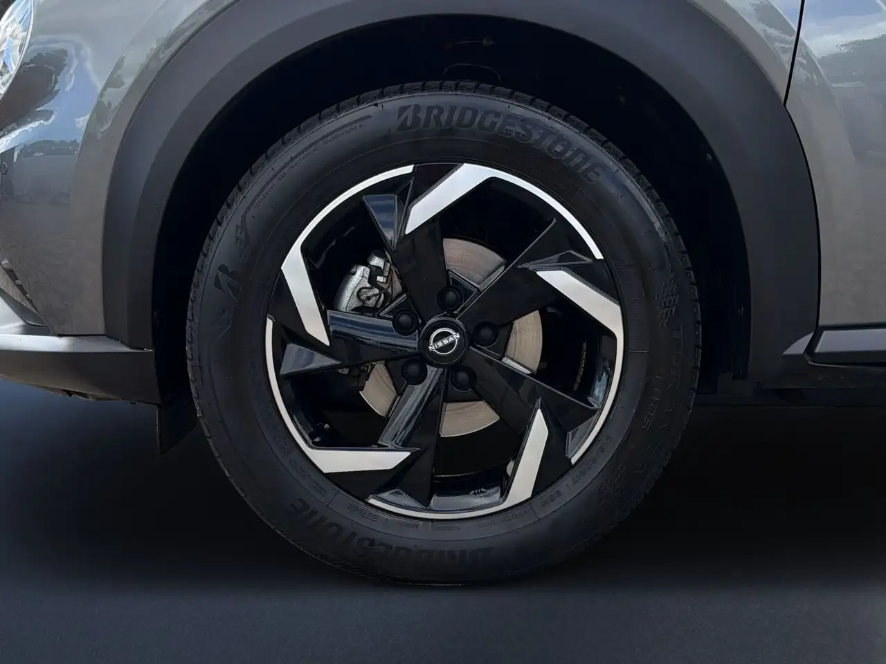 Nissan Juke 1.0 DIG-T N-Connecta — معرض صور السيارة 9