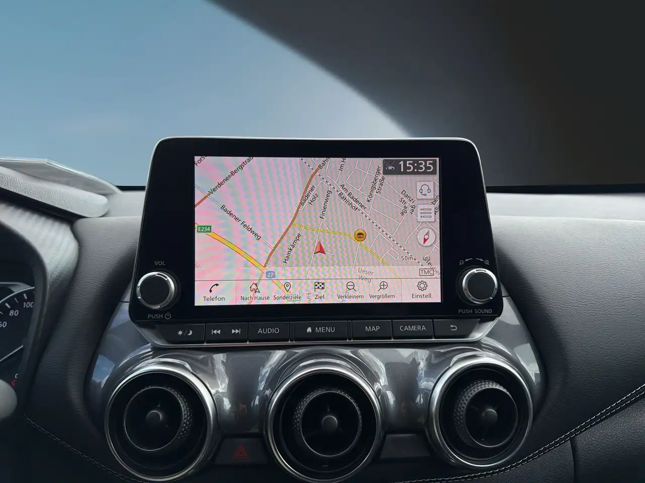 Nissan Juke 1.0 DIG-T N-Connecta — معرض صور السيارة 15