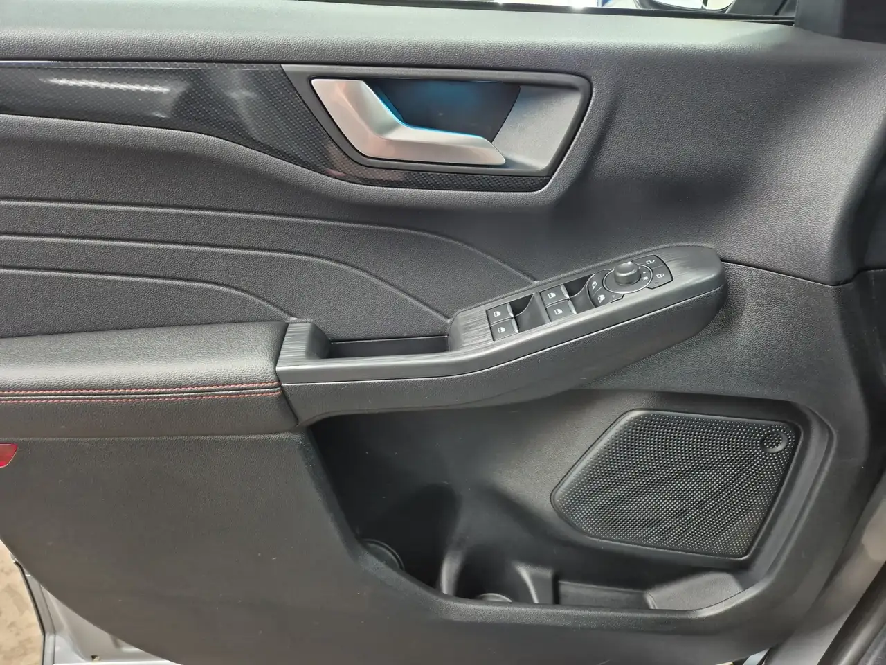 Ford Kuga ST-Line X*PANO*AHK*KAM*ACC*NAVI*SOUND-SYS. — Galería del vehículo 21