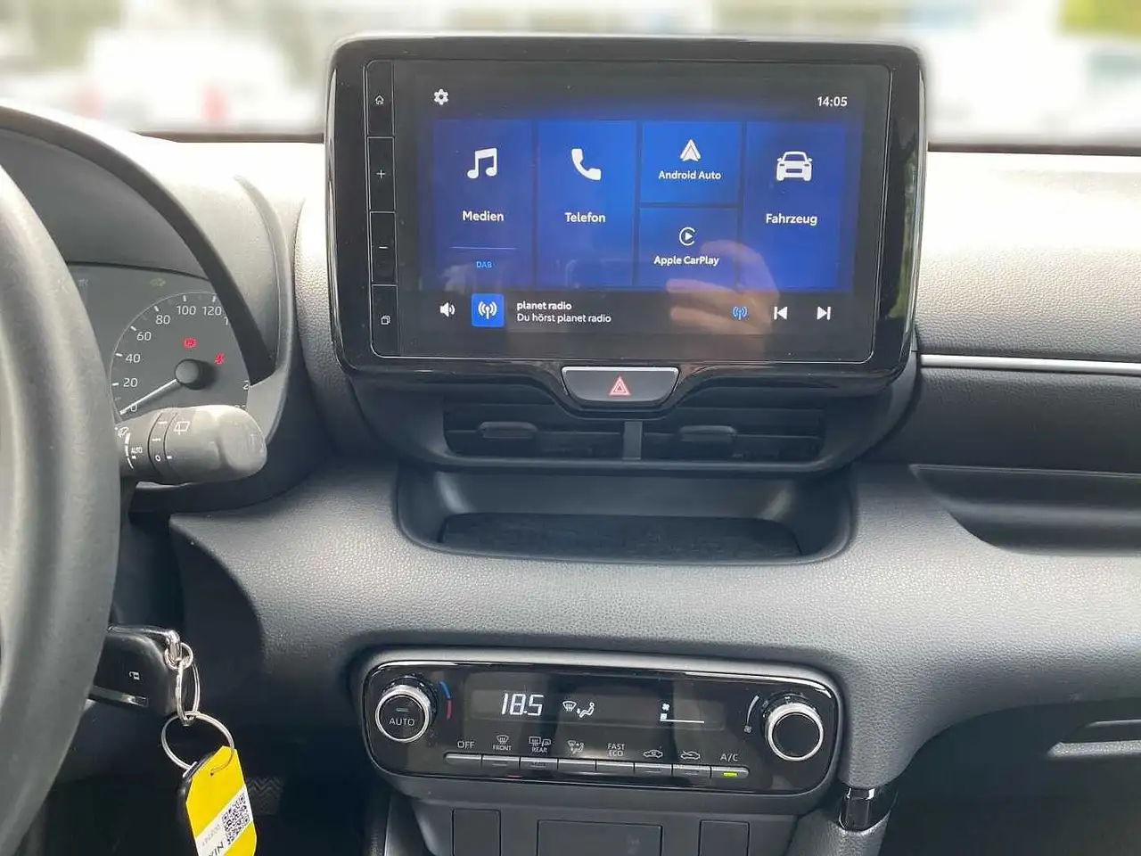 Toyota Yaris 1.5 Hybrid Comfort KLIMA KAMERA — Vehicle gallery 12