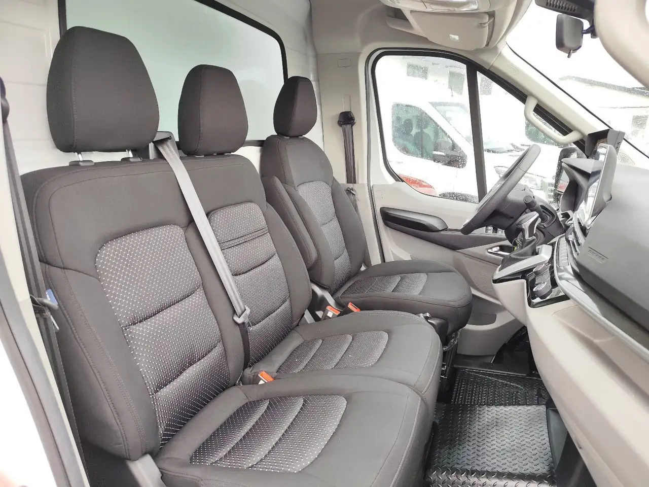 Maxus eDeliver 9 KOFFER mit Ladebordwand ! L4 — Galería del vehículo 8
