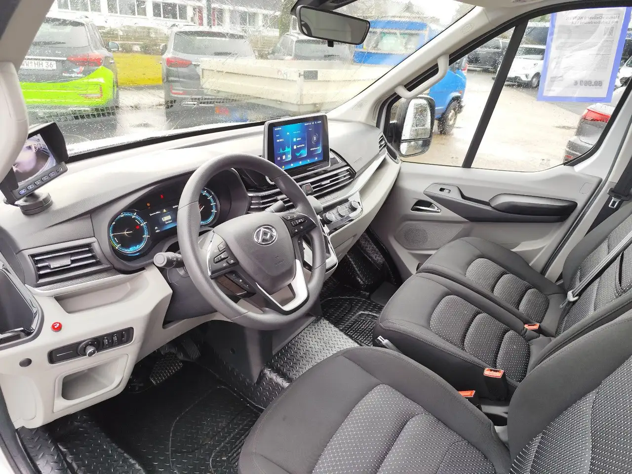 Maxus eDeliver 9 KOFFER mit Ladebordwand ! L4 — Galería del vehículo 9