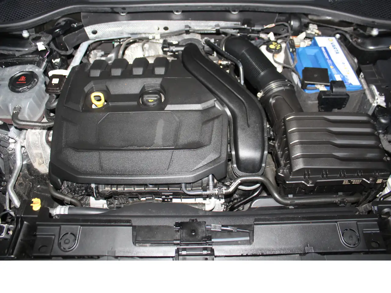 CUPRA Formentor 1.5 TSI DSG APP*P-LENK*SH*ALU 18´*LED — Vehicle gallery 13