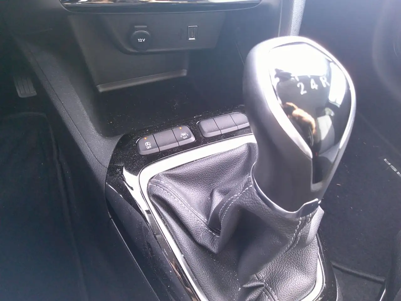 Opel Corsa 1.2 Start/Stop — Vehicle gallery 15