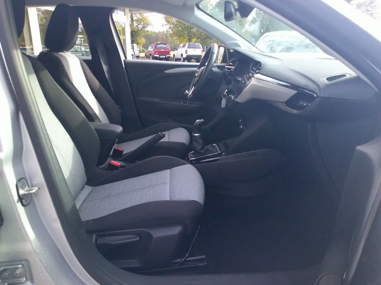 Opel Corsa 1.2 Start/Stop — Vehicle gallery 9