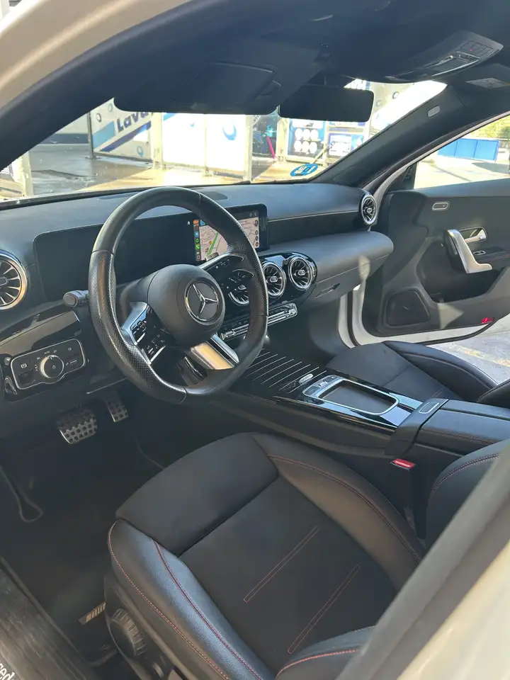 Mercedes-Benz A 250 250e 8G-DCT — Vehicle gallery 18