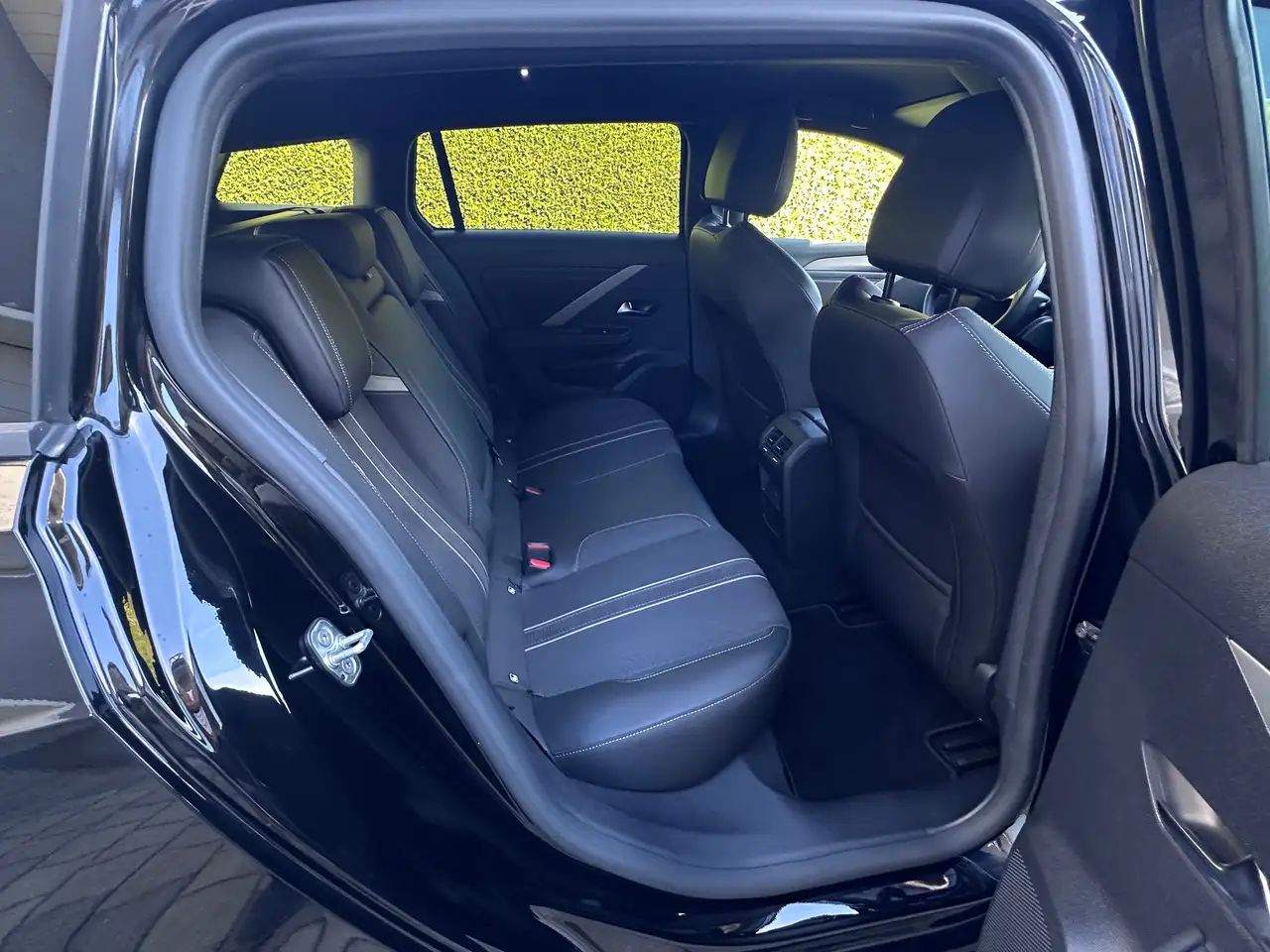 Opel Astra Astra Sports Tourer 1.2 Turbo GS ACC LED — Galería del vehículo 14
