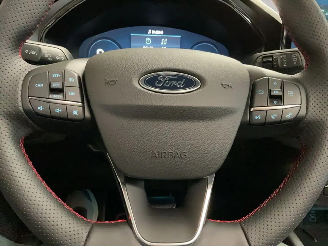 Ford Focus Turnier 1.0 EcoBoost Hybrid Aut. ST-LINE X — معرض صور السيارة 17