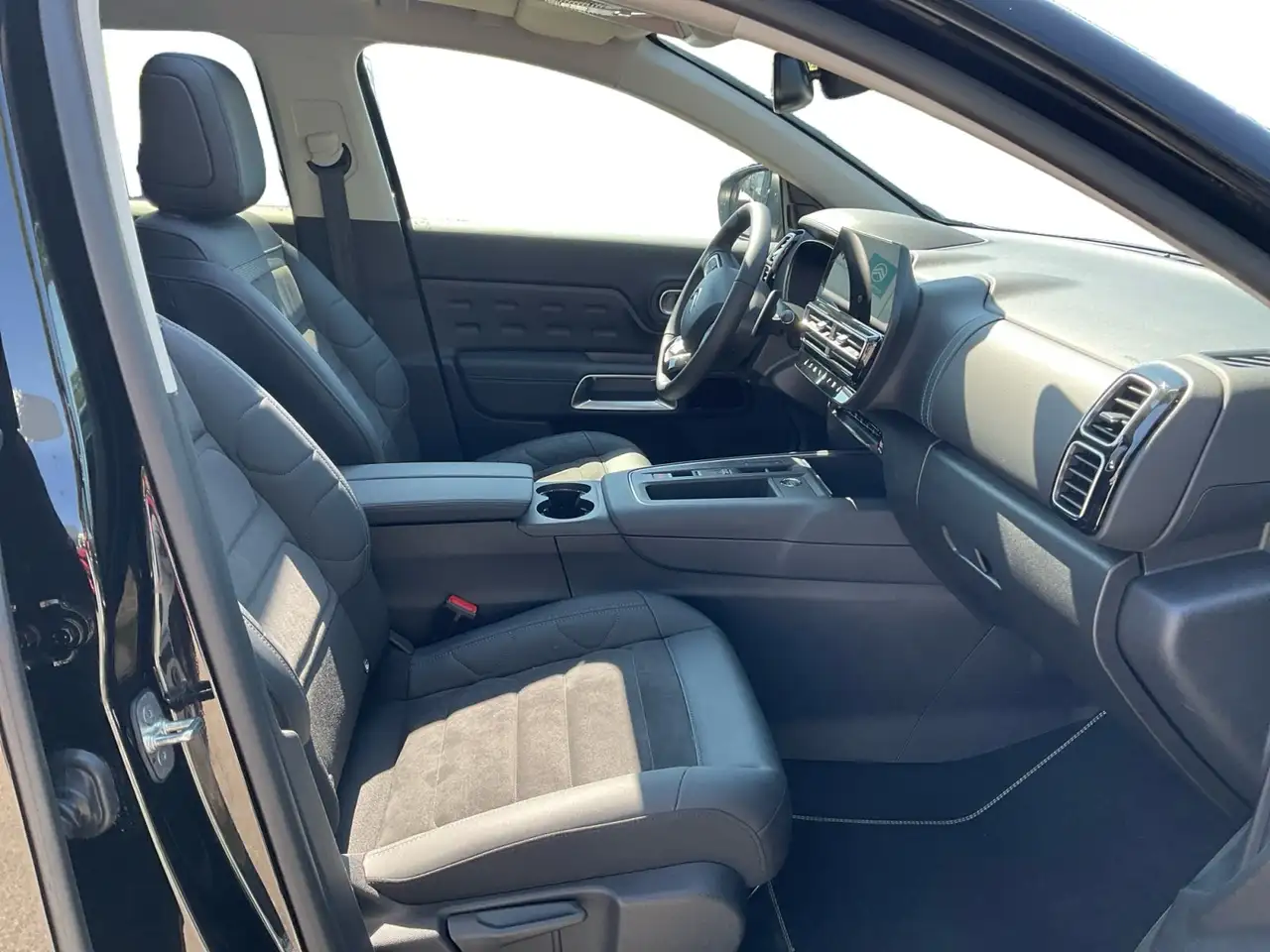 Citroen C5 Aircross 1.2 136PS Panorama- Glasdach — معرض صور السيارة 17