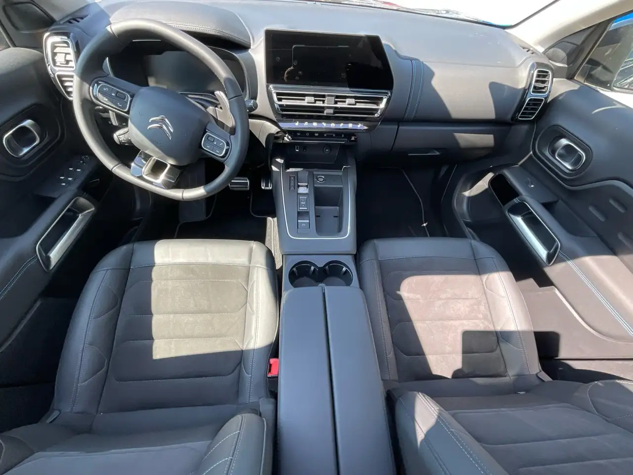 Citroen C5 Aircross 1.2 136PS Panorama- Glasdach — معرض صور السيارة 12