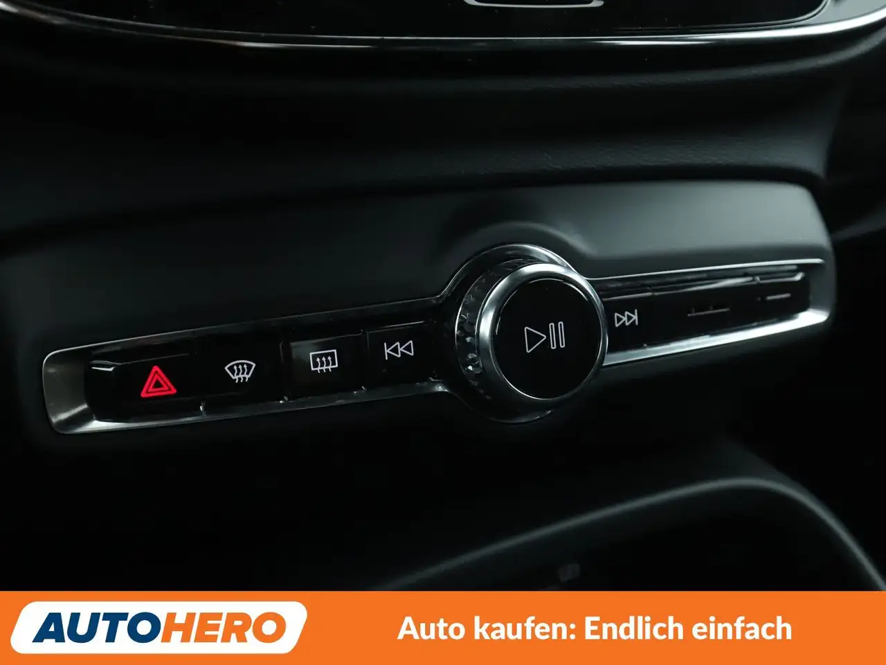 Volvo XC40 2.0 B3 Mild-Hybrid Core 2WD Aut.*LED*NAVI*TEMPO* — Galerie du véhicule 23