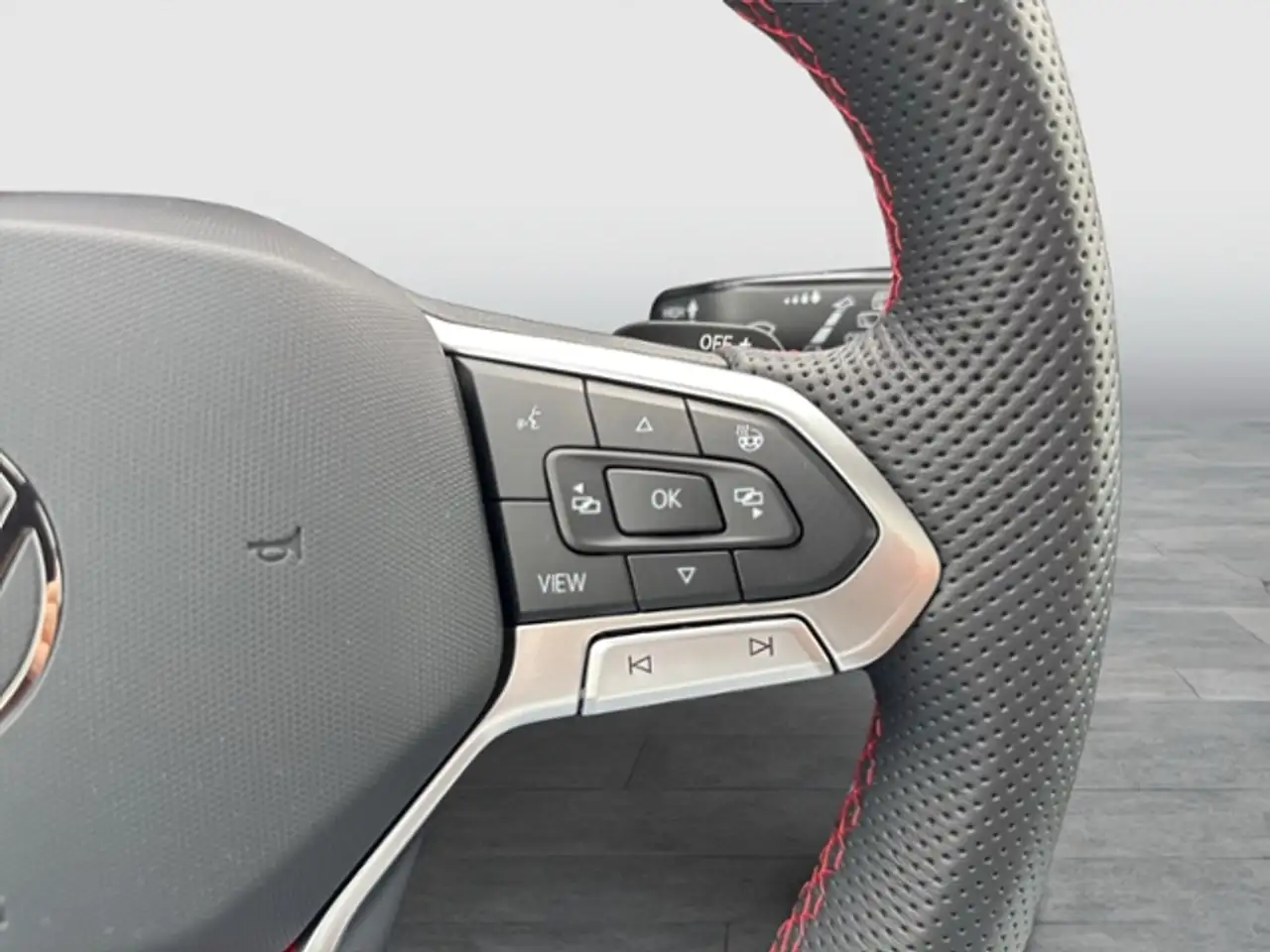 Volkswagen Golf VIII GTI 2.0 HEAD-UP MATRIX HARMAN KARDON AHK PAN — معرض صور السيارة 17